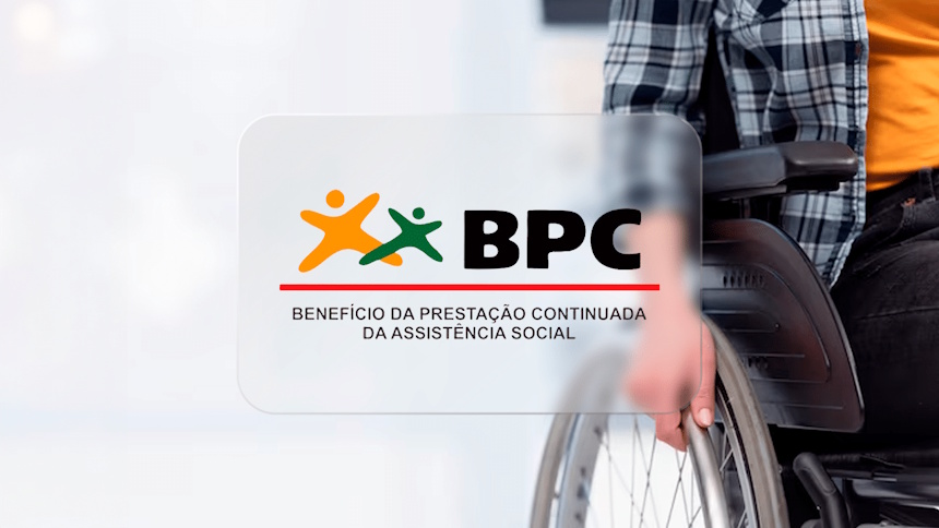 uma pessoa em uma cadeira de rodas com a sigla boc a frente
