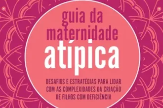 Capa de livro com fundo em tons de rosa e magenta, com um padrão de mandala detalhado. No centro, um grande círculo rosa-claro contém o título "guia da maternidade atípica" em letras grandes, com as palavras "guia da maternidade" em rosa escuro e "atípica" em destaque, em rosa-claro. Abaixo, o subtítulo: "DESAFIOS E ESTRATÉGIAS PARA LIDAR COM AS COMPLEXIDADES DA CRIAÇÃO DE FILHOS COM DEFICIÊNCIA".