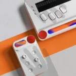 Inteligência Artificial: Dispositivos tecnológicos com interface tátil e Braille usados como recurso de acessibilidade.